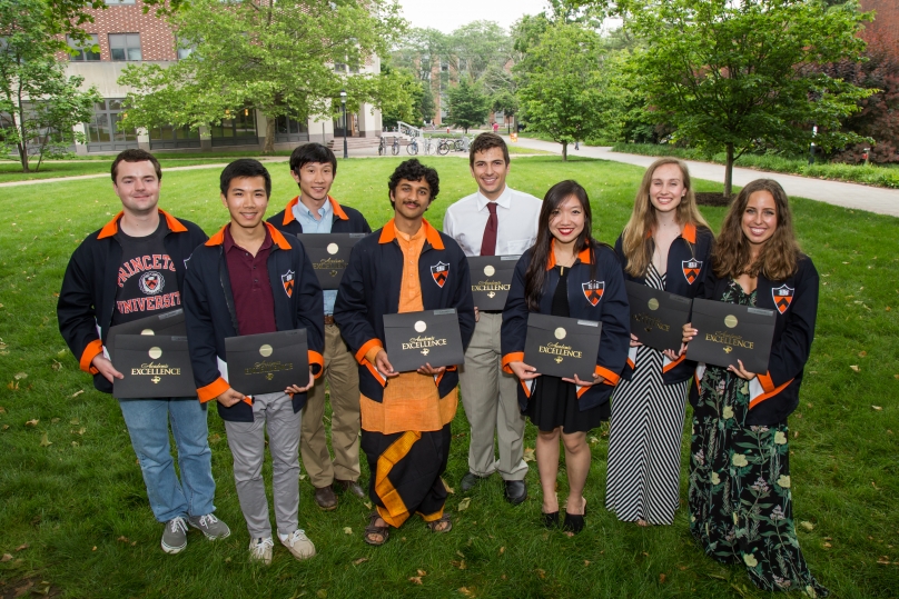 Students receiving the prize for Outstanding Computer Science Senior Thesis gather