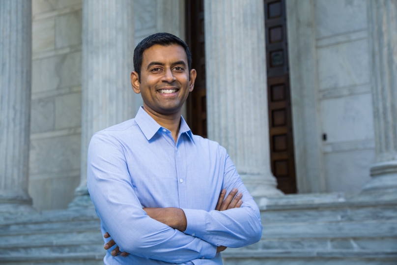 Photo of Professor Arvind Narayanan